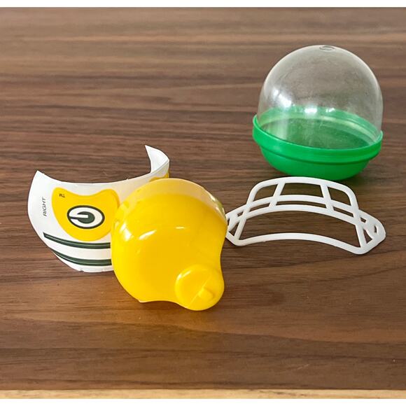 Vintage NFL Mini Gumball Vending Machine Plastic Football GB Packers Helmet - Picture 4 of 9